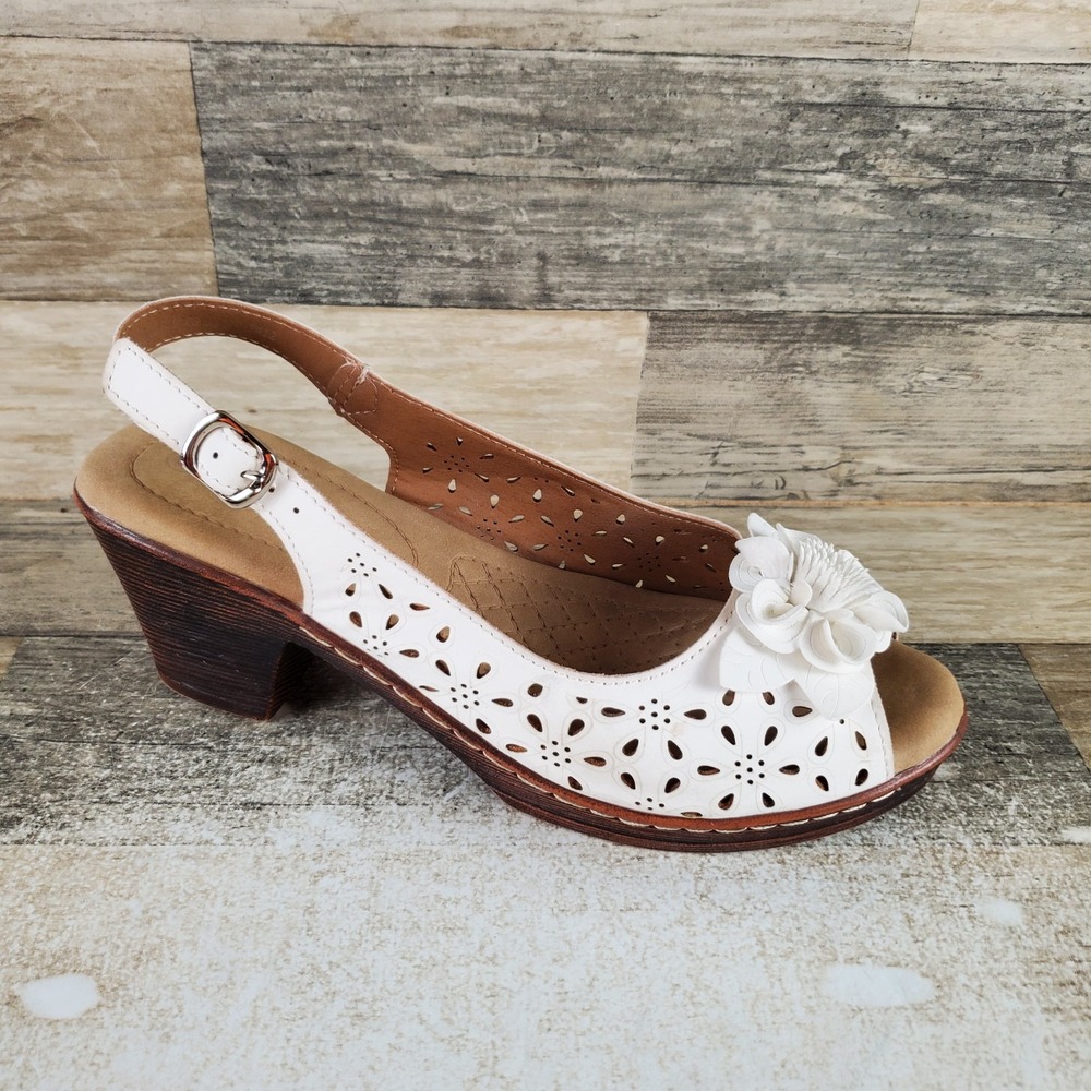 Patrizia Doriday Womens Sandals Sz 9 White Dimensional Flower Peep Toe Slingback